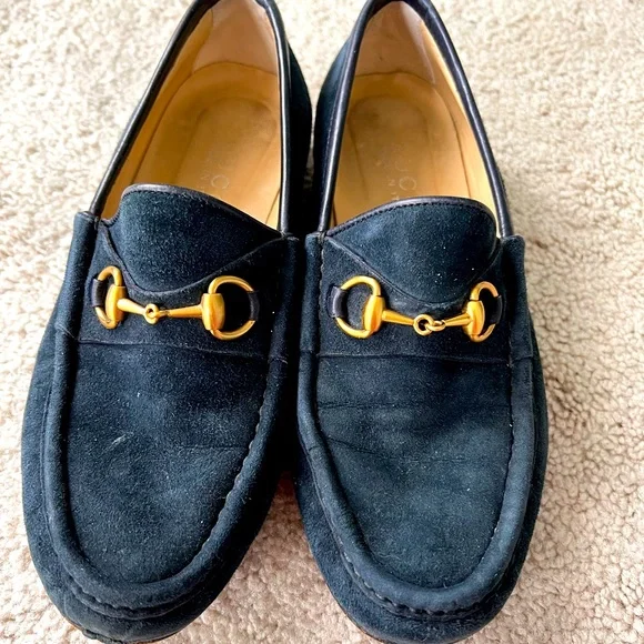 Authentic Gucci Navy Loafer - Picture 4 of 10